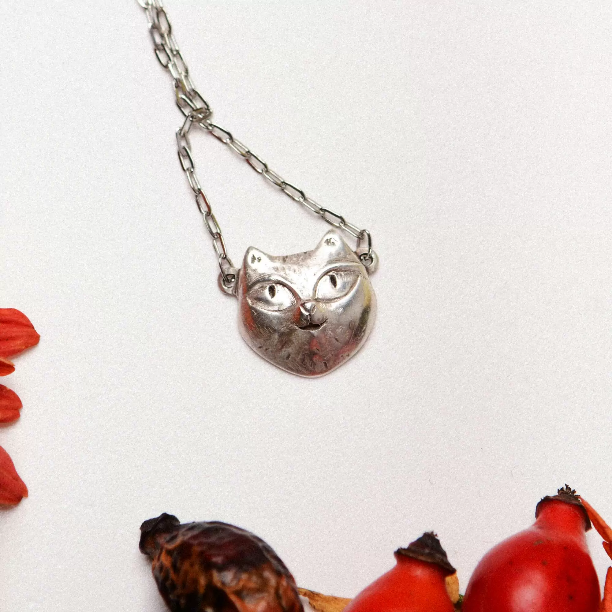 Mila's Cat Lilly - Fine silver necklace