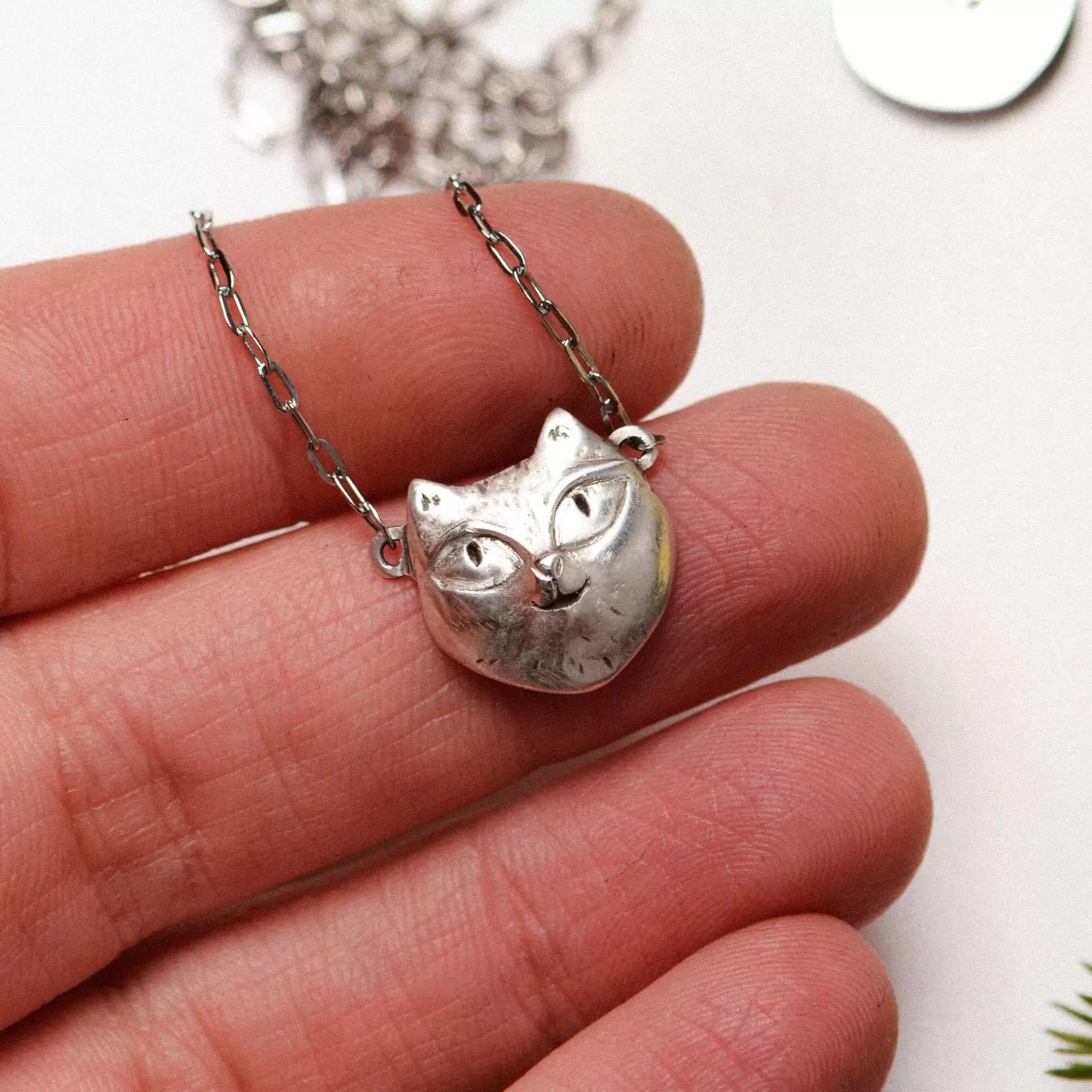 Mila's Cat Lilly - Fine silver necklace - Image 3