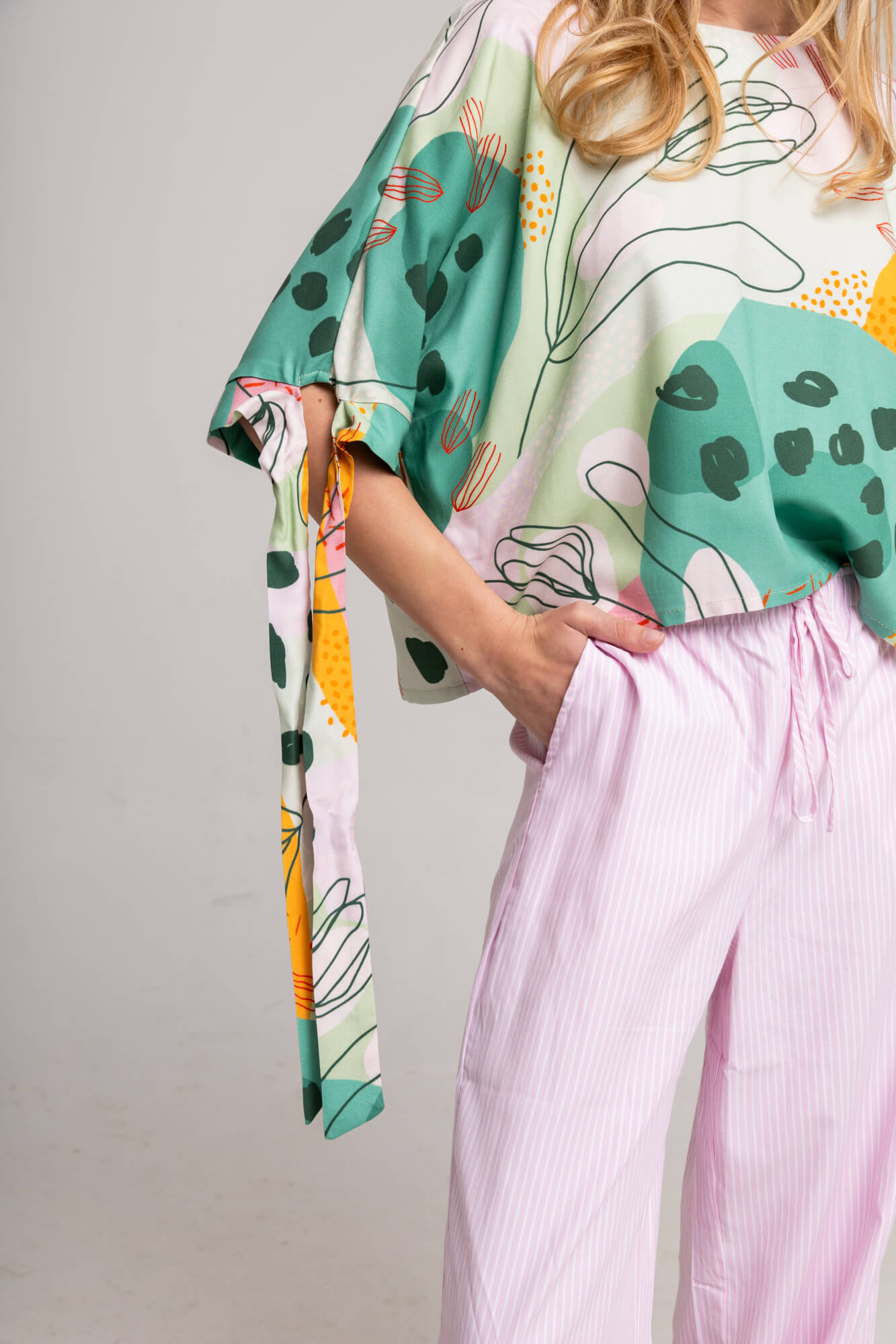 Bombon Blouse - Image 5