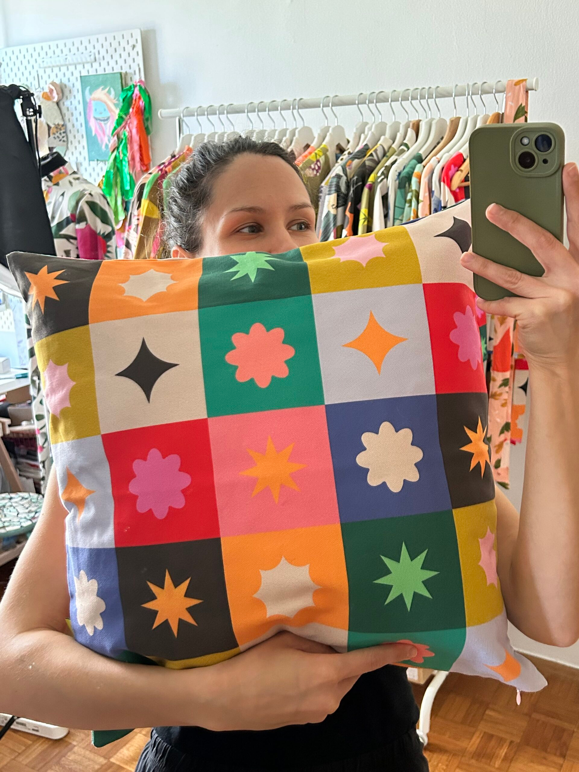 Bee Happy cushion - Image 3