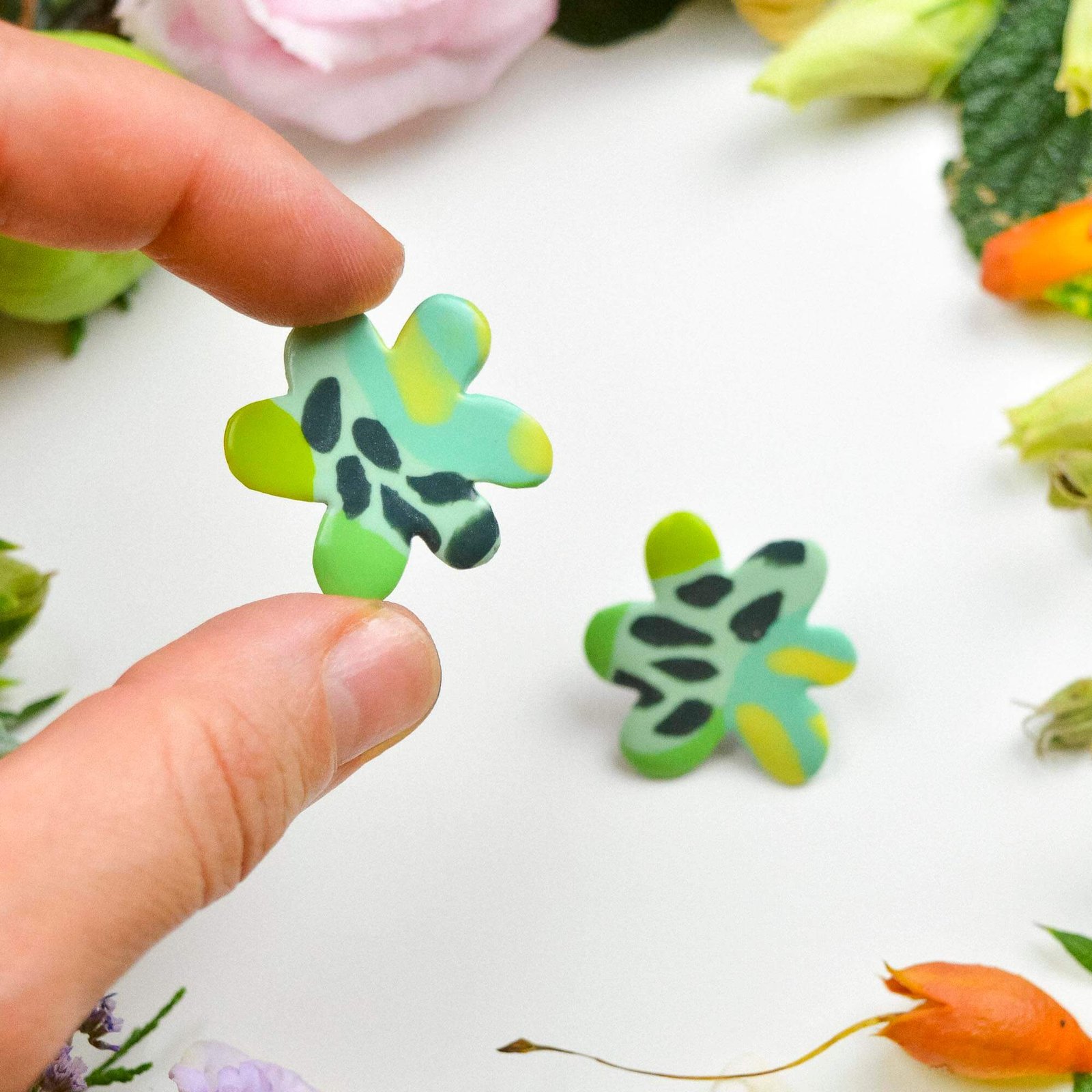 Floral earrings - Image 2