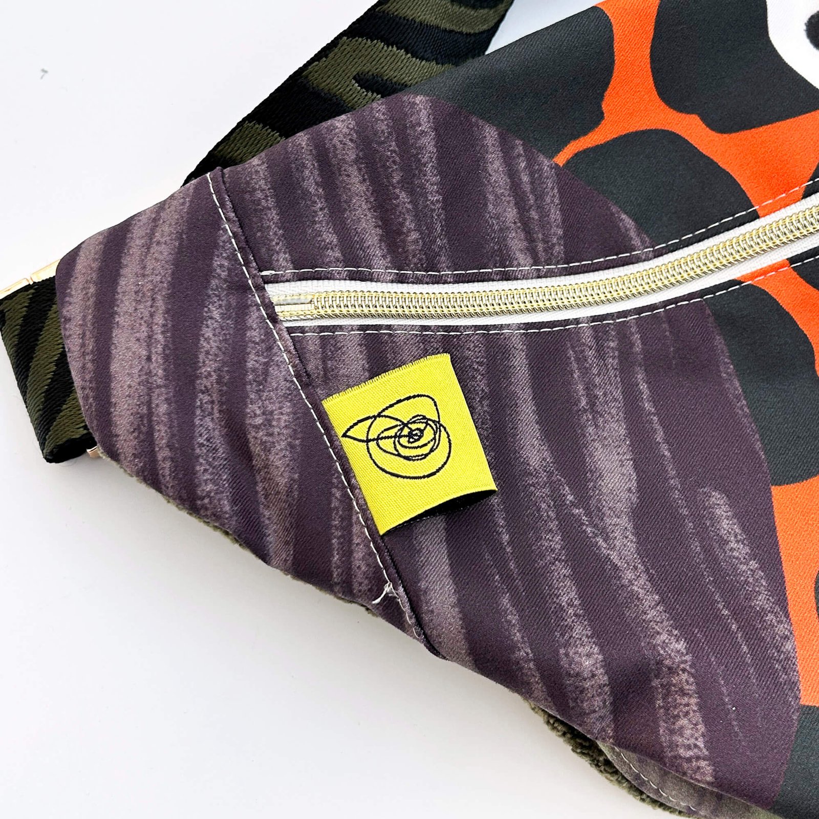 Hills have eyes beltbag 202 details