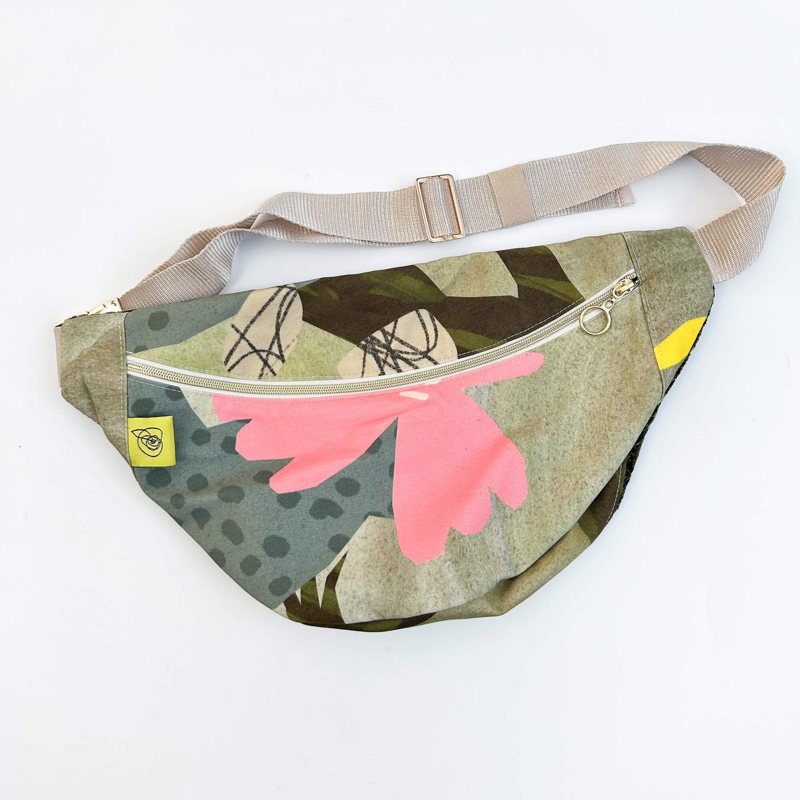 Beltbag hidden dragon front