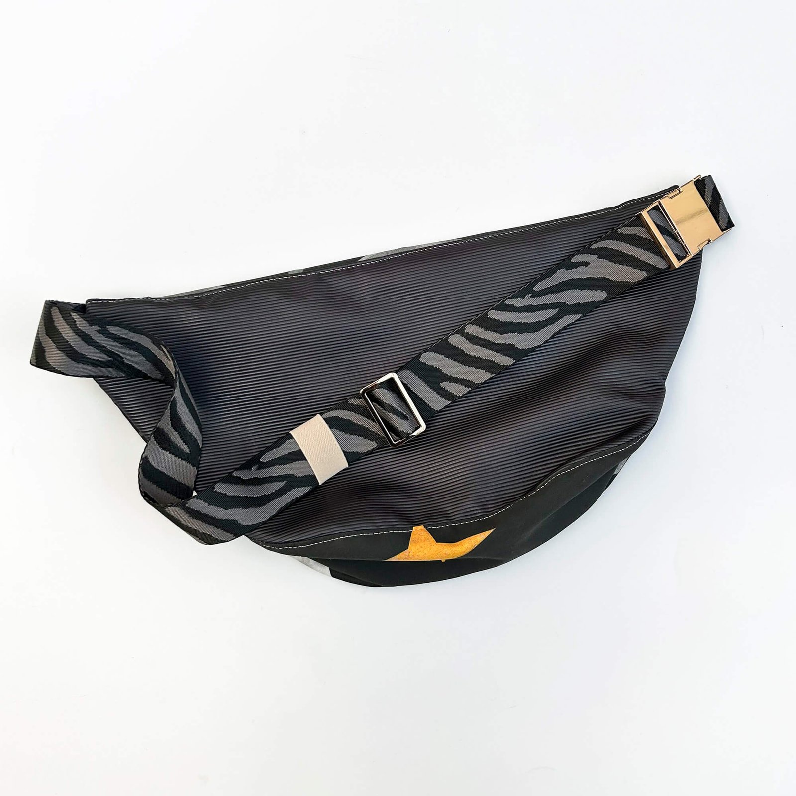 Beltbag blackfolk 206 back