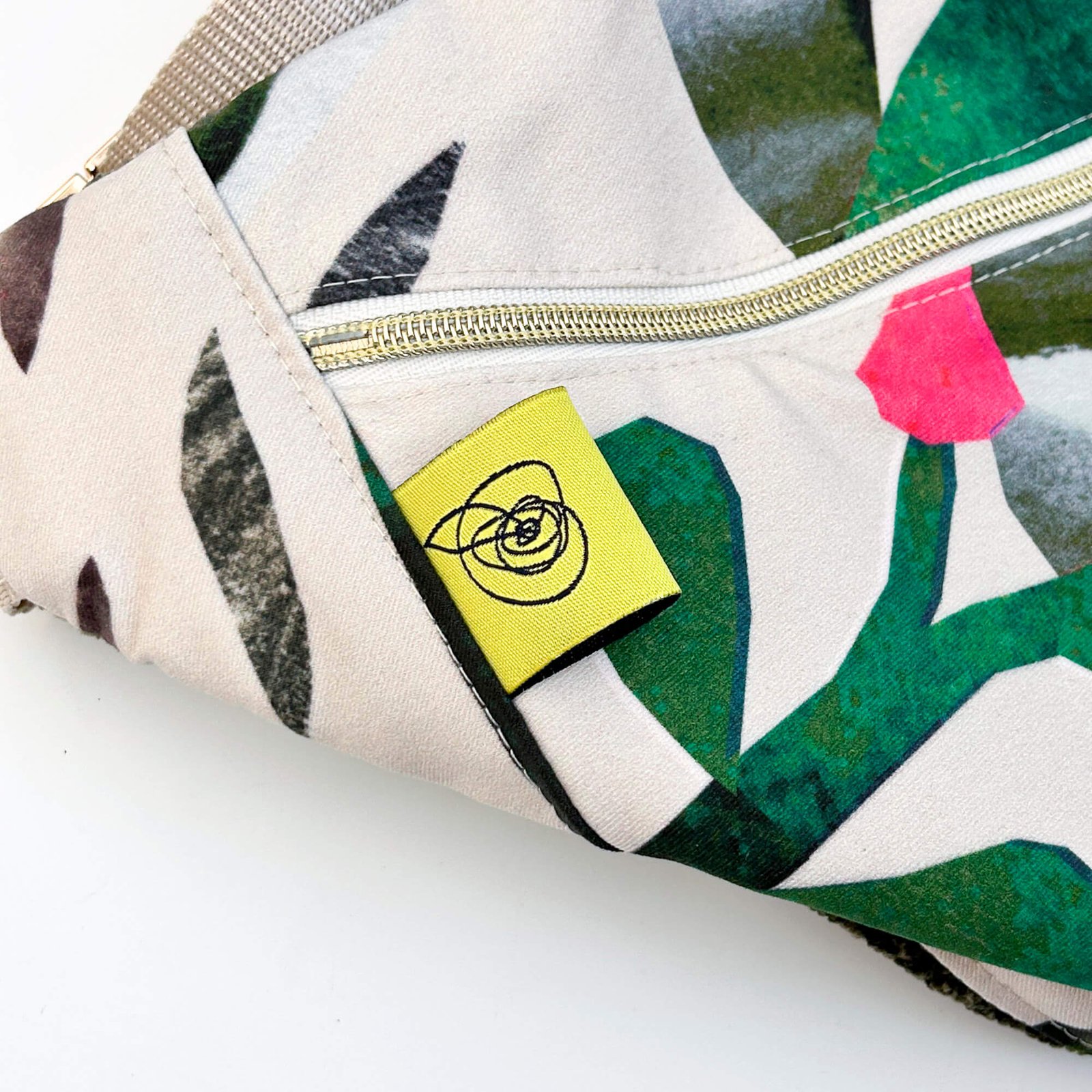 Beltbag Hummingbird 208 detail