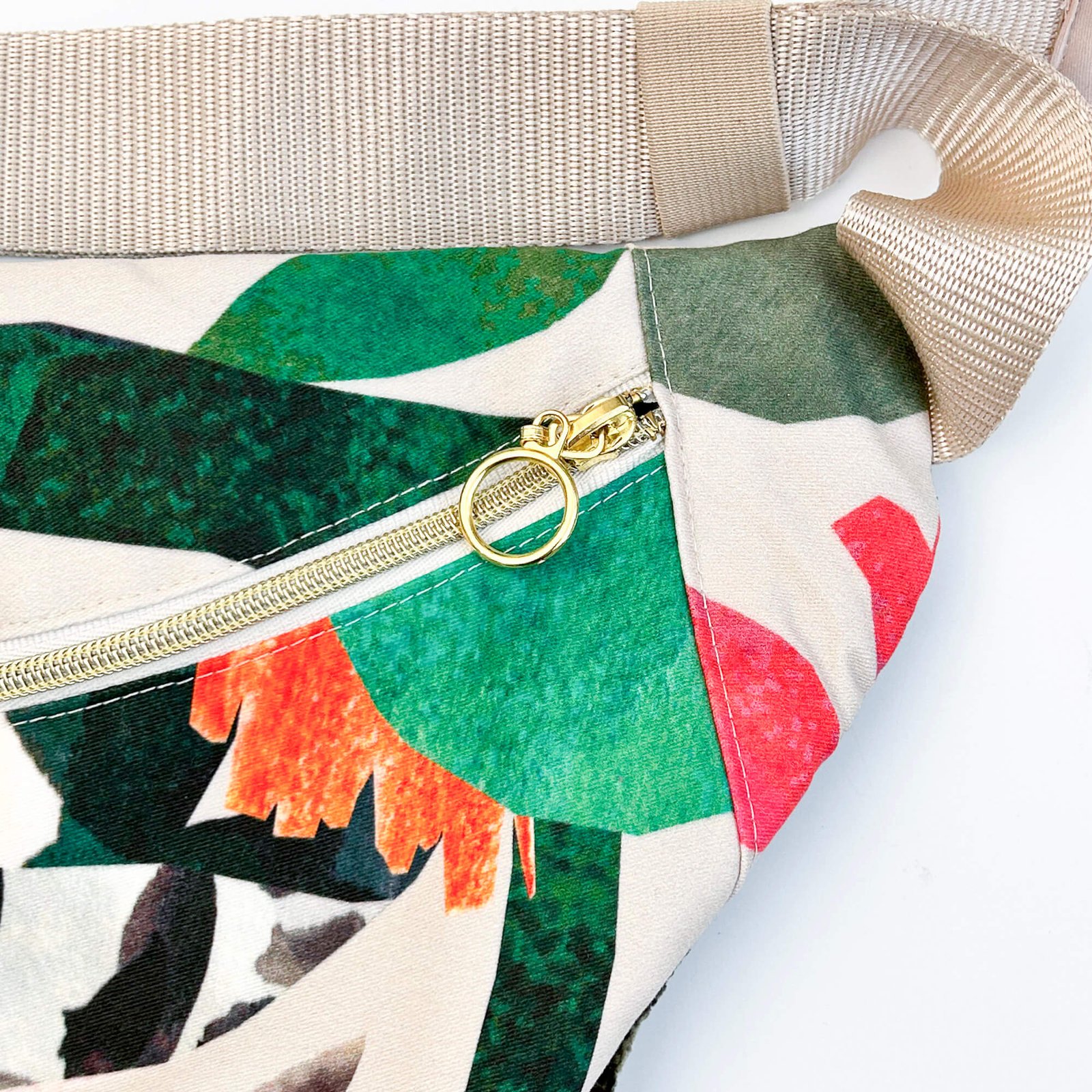 Beltbag Hummingbird 208 details