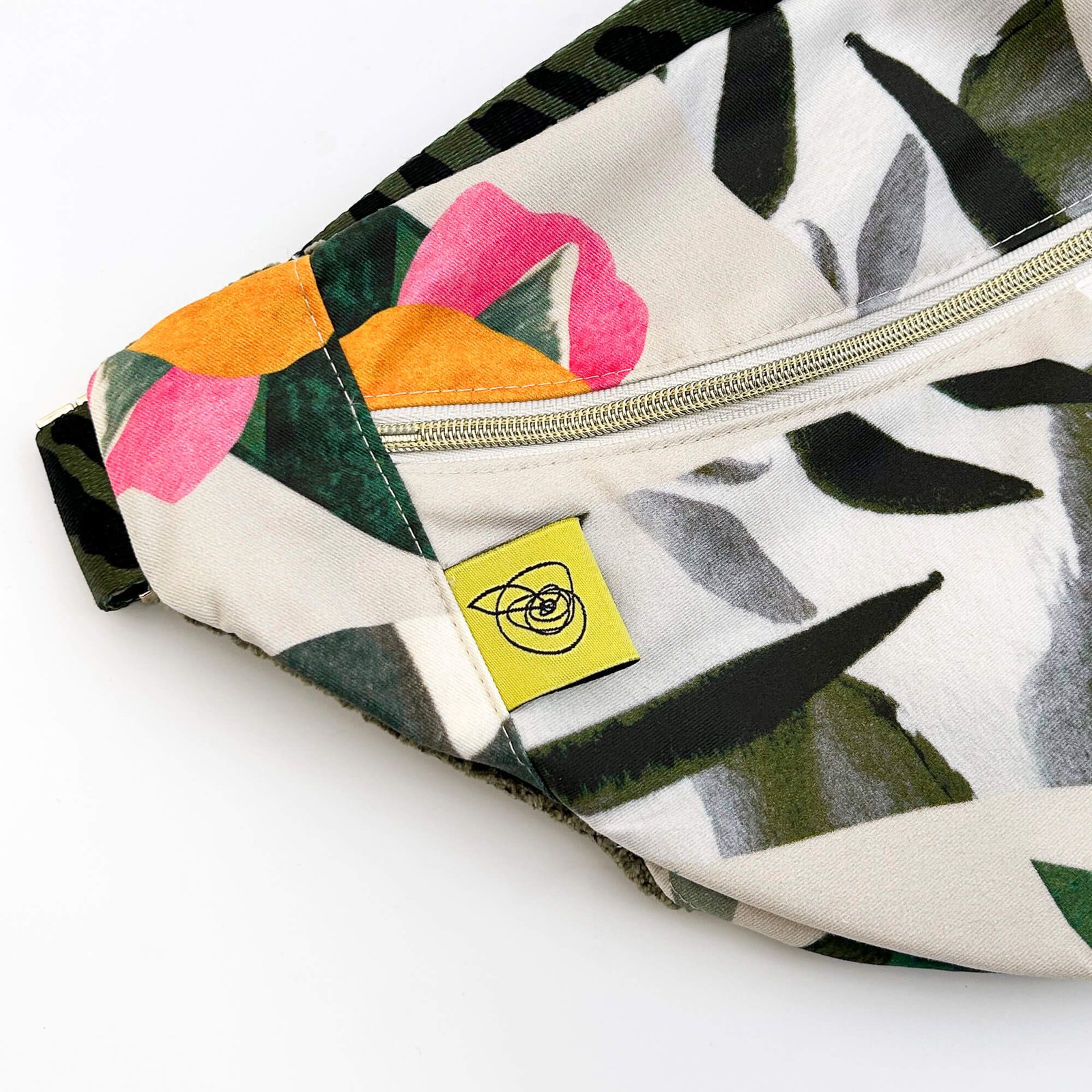 Beltbag Hummingbird 209 details