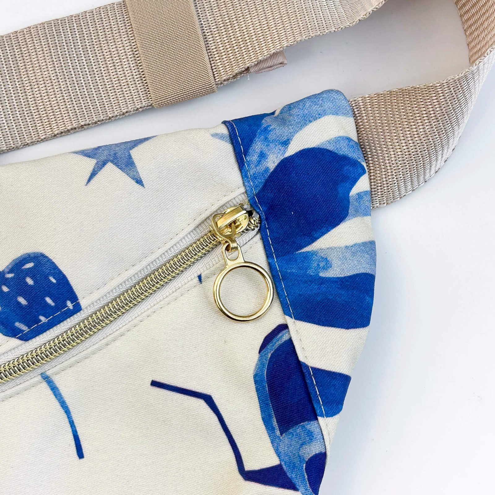 Beltbag porcelain 211 details