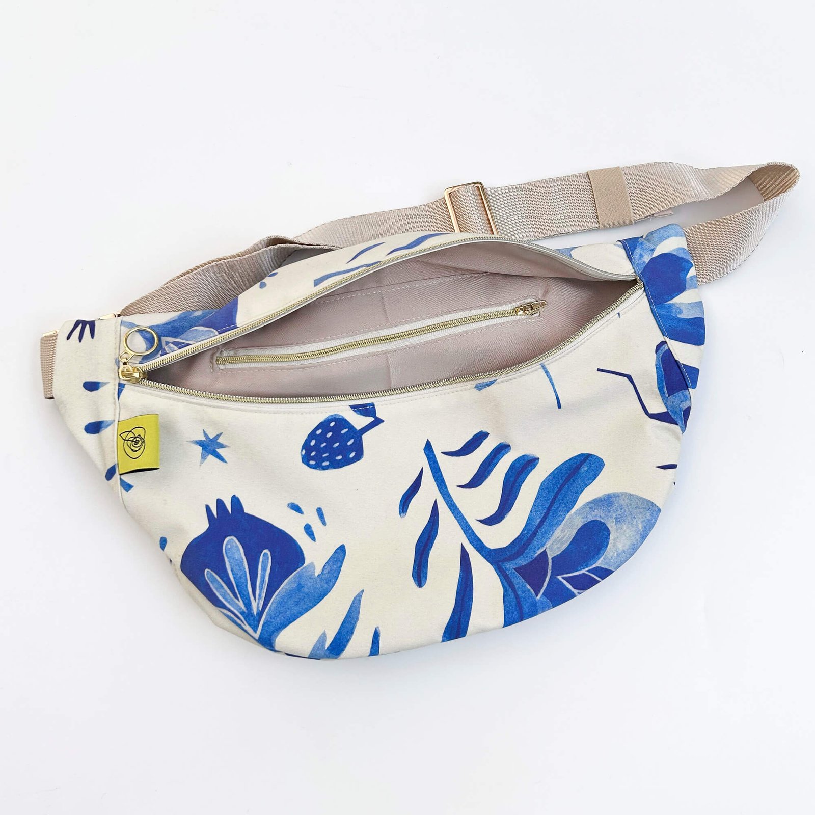 Beltbag porcelain 211 front