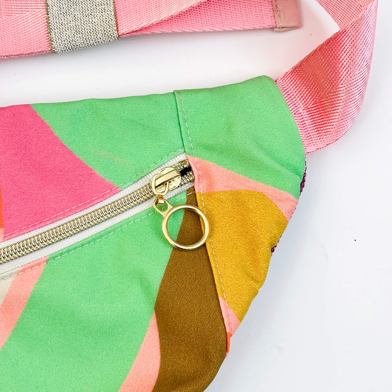 Beltbag candy bug 217 details