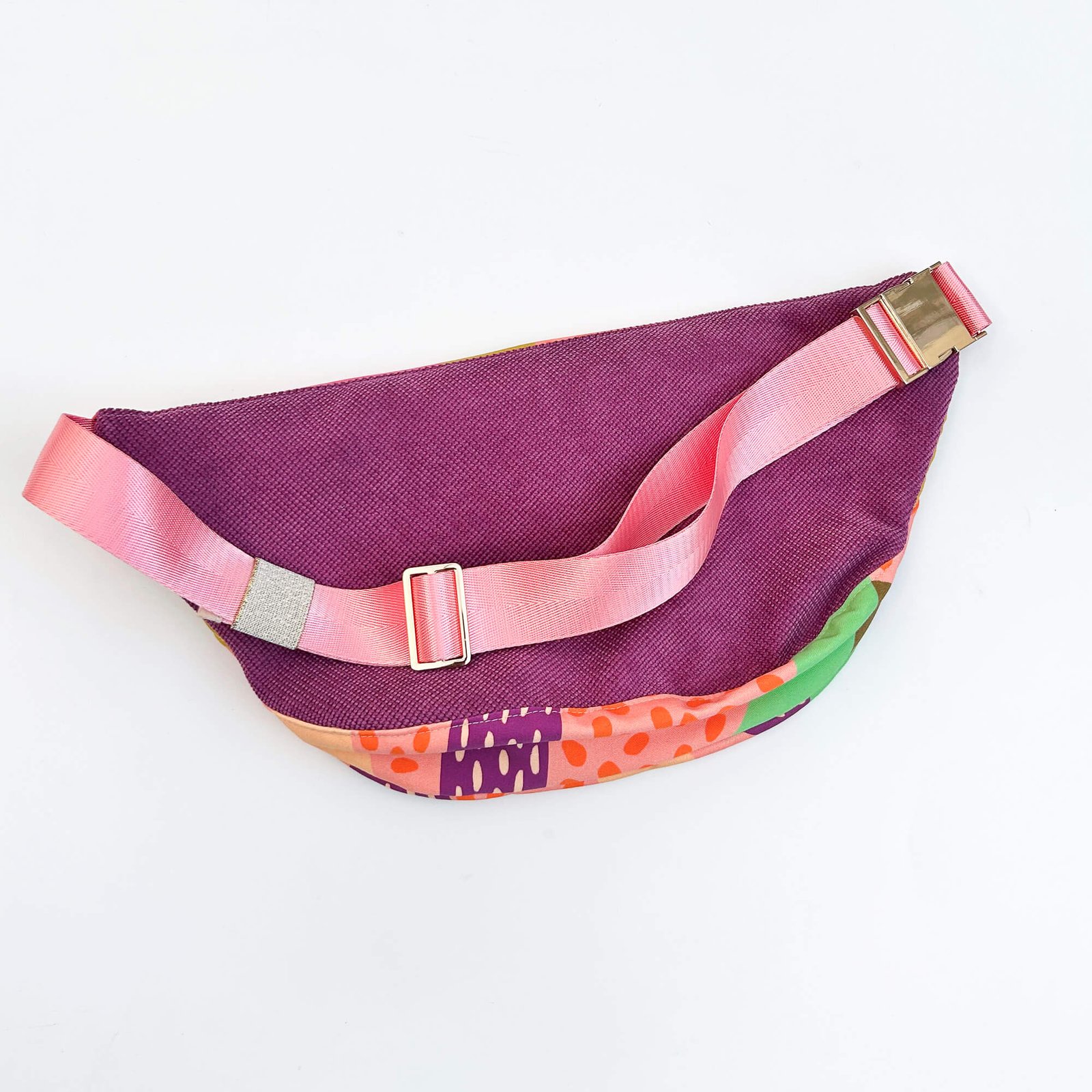 Beltbag candy bug 218 back