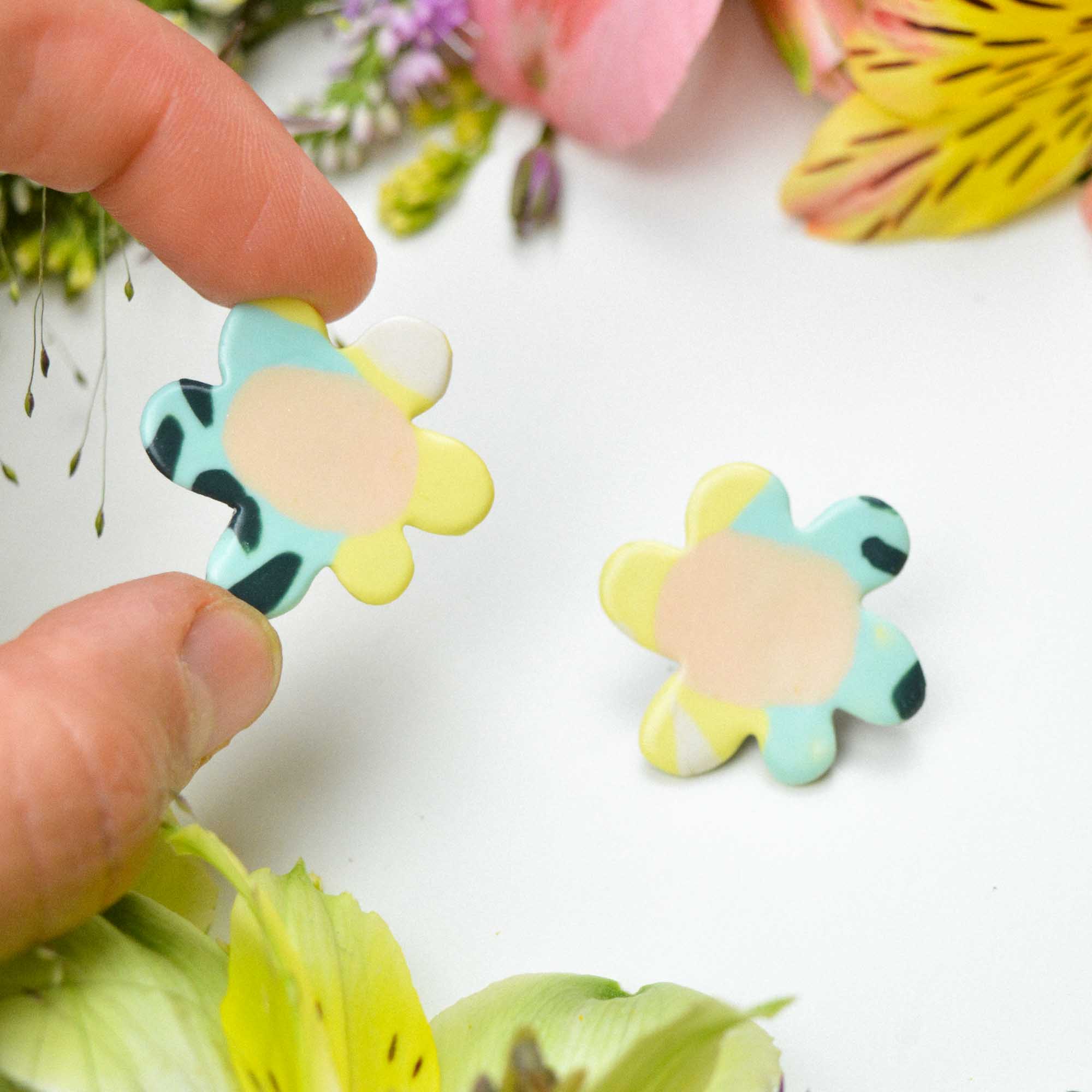 Floral earrings - Image 3