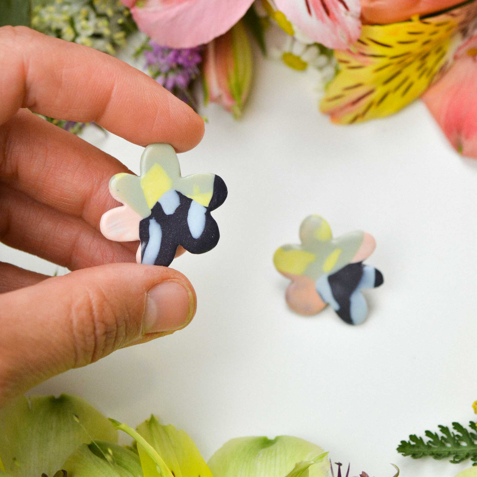 Floral earrings - Image 3