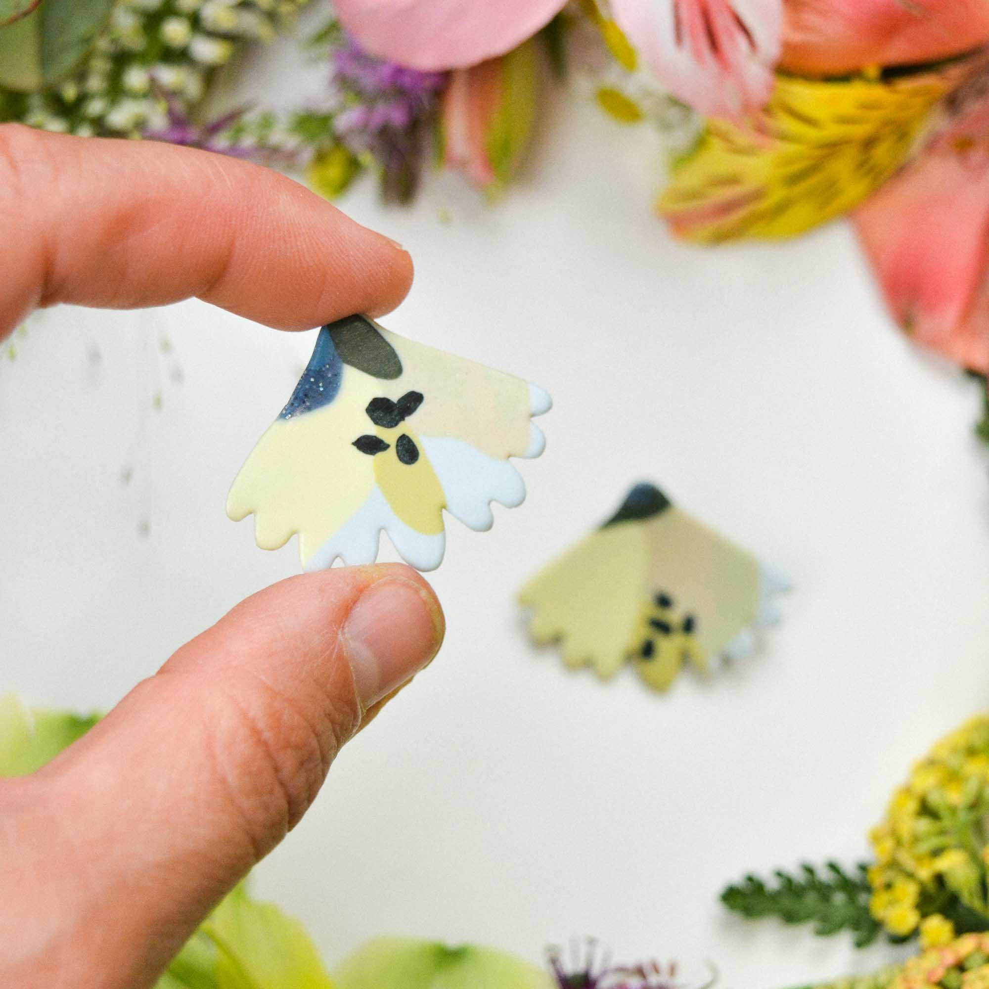 Floral earrings - Image 4
